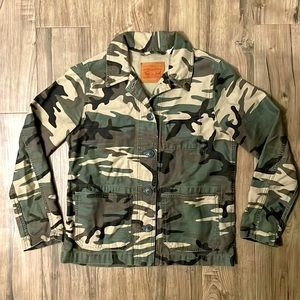 Levi’s Camo Trucker Jacket